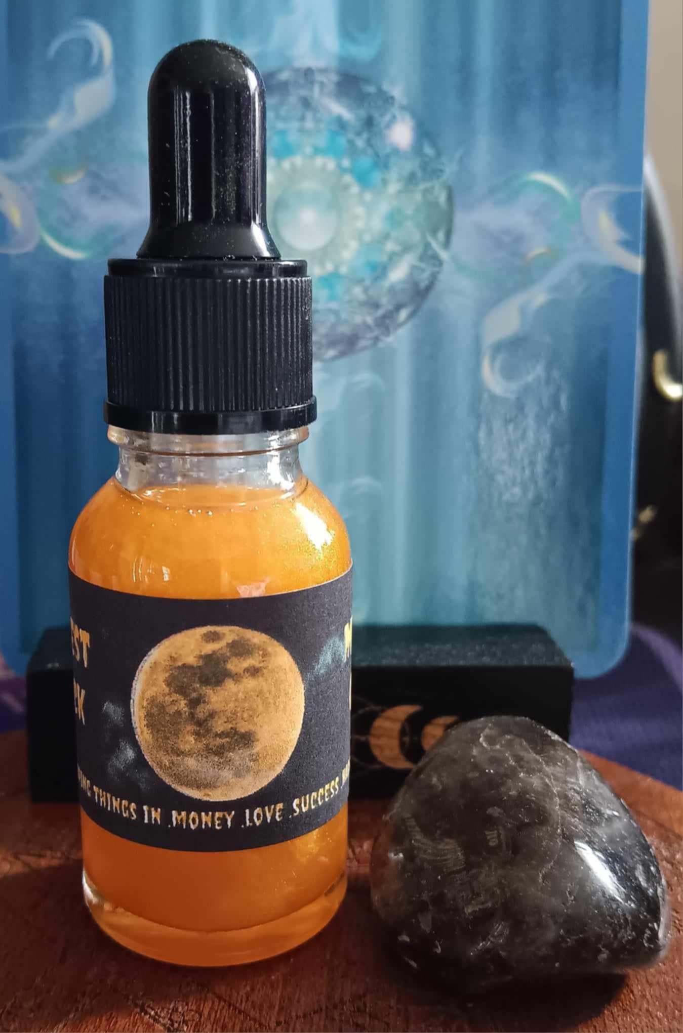 Spell oils: Harvest Magick Moon Oil